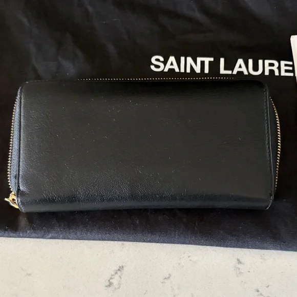 Saint Laurent Classic Black Leather Tote and Wallet - Picture 5 of 16